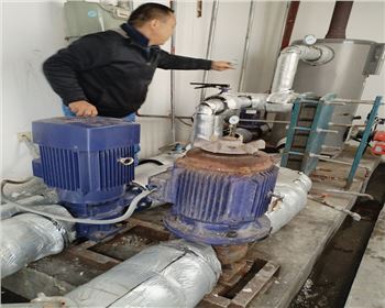 四川中央空調維?，F場